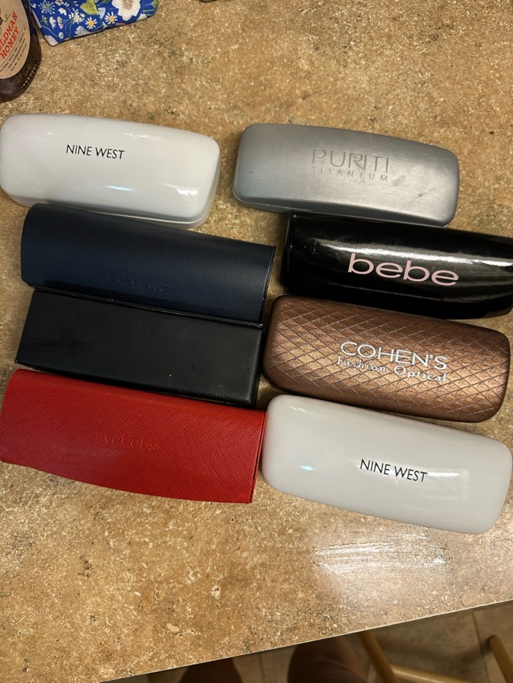 SUNGLASSES CASE - Picture 1 of 2